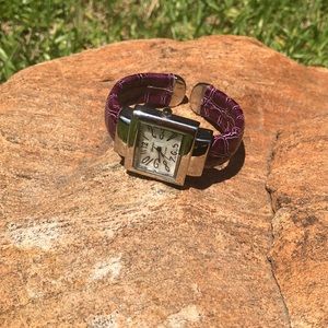 🦄Geneva purple leather clasp watch🦄